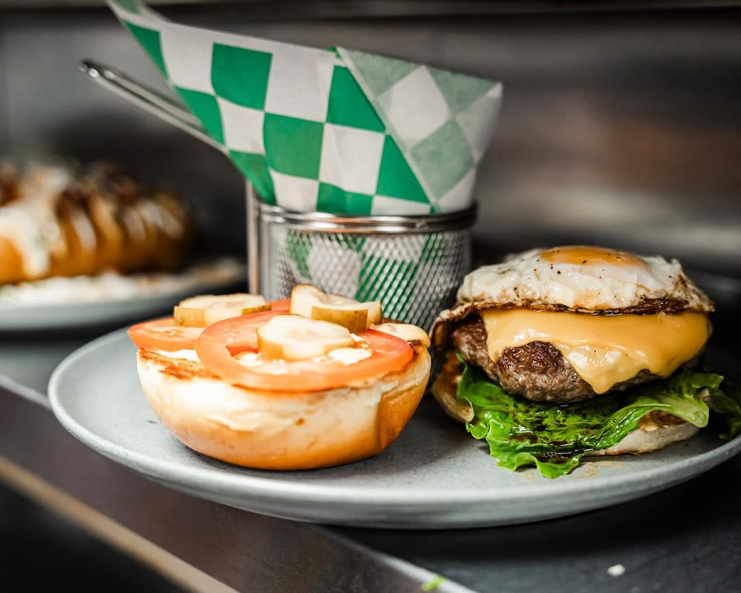 Mama Brunch Burger